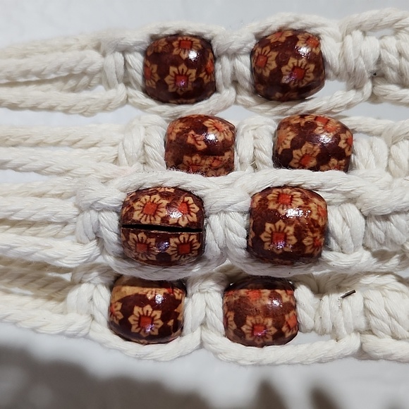 MACRAME Flower Beaded Plant Holder With White Ceiling Hook - Picture 4 of 7